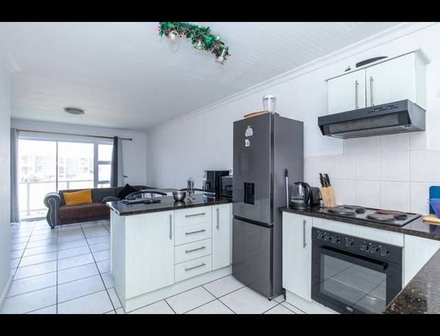 3 BEDROOM APARTMENT FOR SALE IN MUIZENBERG